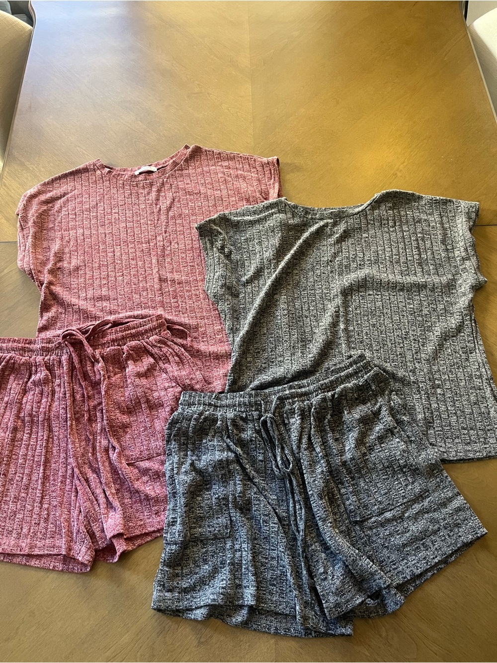 2 Ekouaer Pajama Sets medium